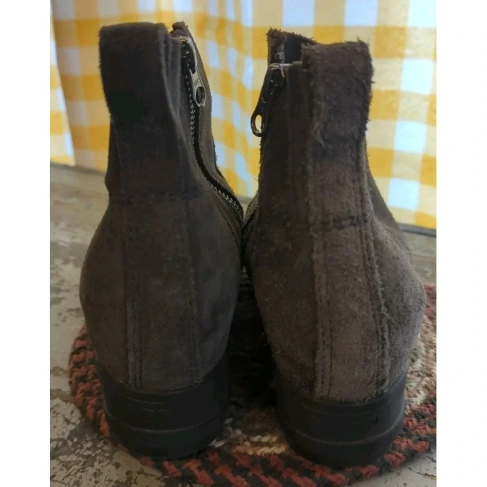 Sorel‎ Evie Women's Size 6 Grey Wedge Pull-on Suede Booties